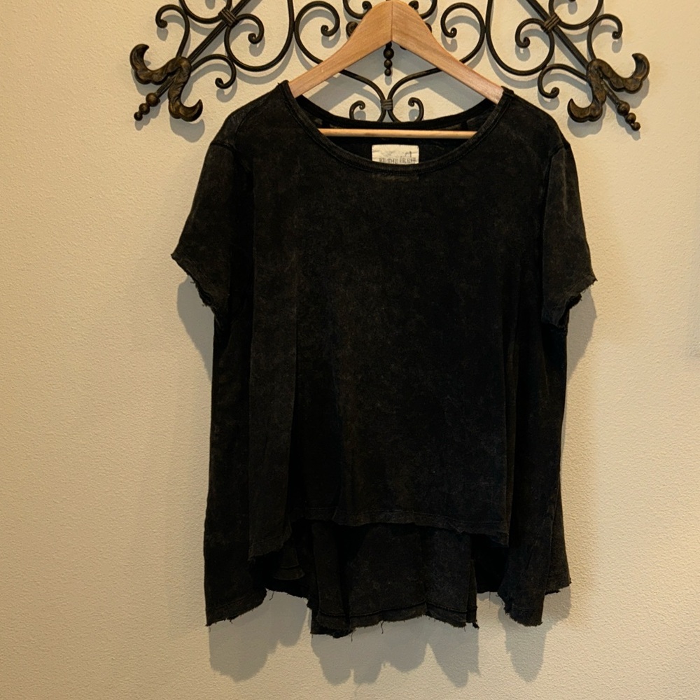 WE THE FREE OVERSIZED SHORT SLEEVE TEE SIZE XS/S BLACK ACID WASH-LINEN BLEND